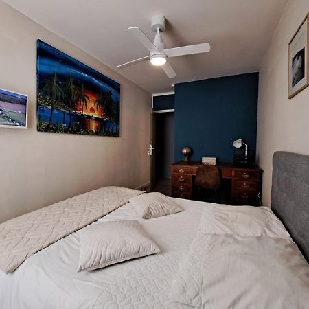 Chambre Spacieuse - Dressing - Sdb Communes - Parking Prive ニーム エクステリア 写真