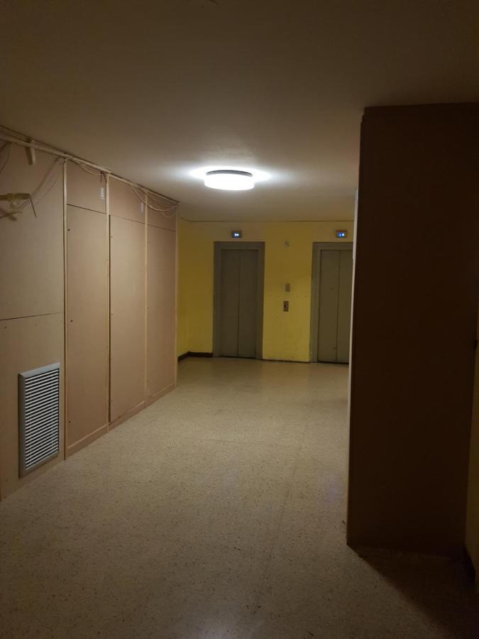 Chambre Spacieuse - Dressing - Sdb Communes - Parking Prive ニーム エクステリア 写真
