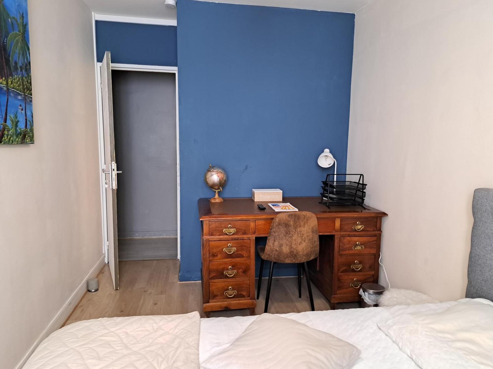 Chambre Spacieuse - Dressing - Sdb Communes - Parking Prive ニーム エクステリア 写真