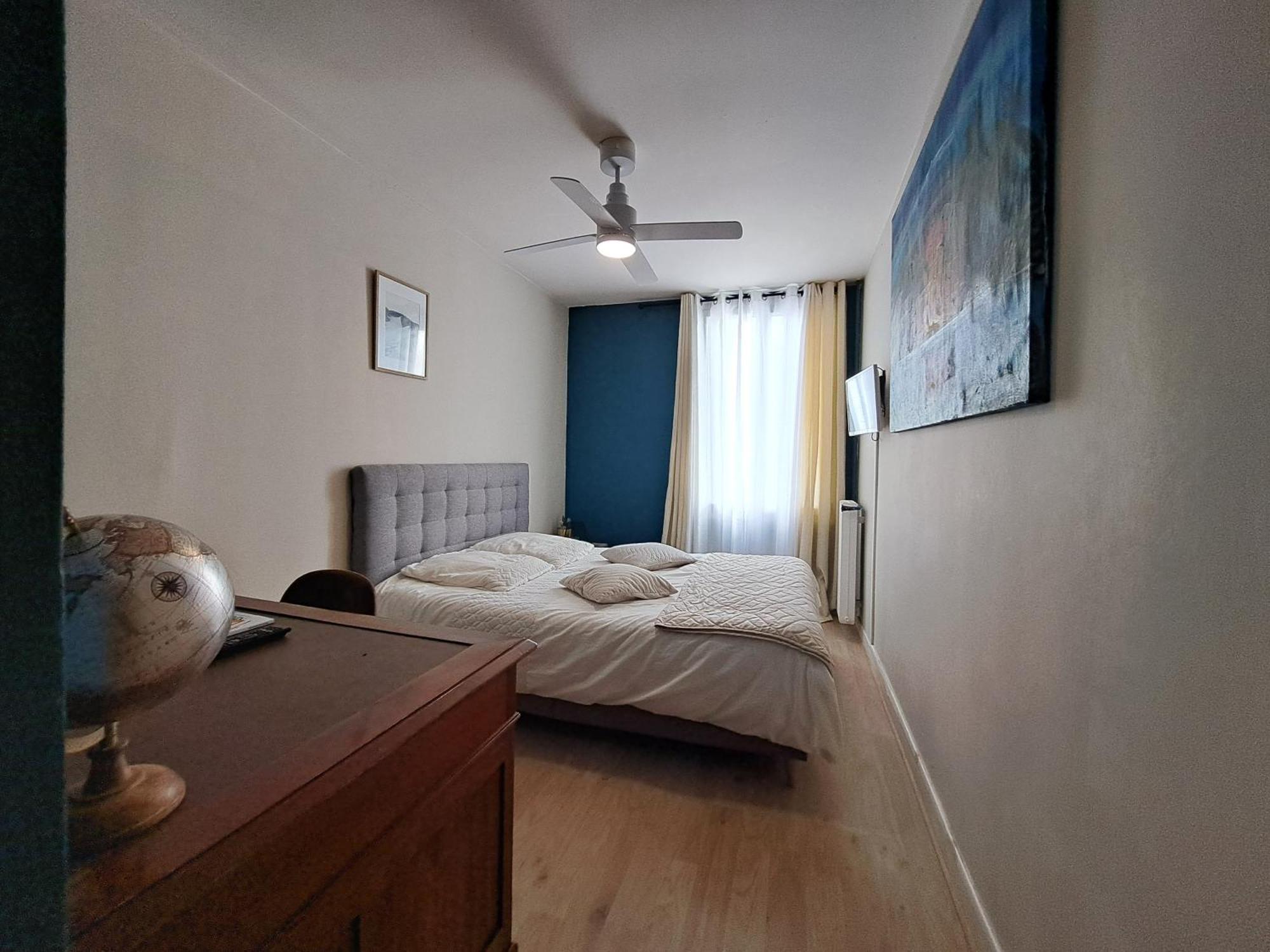 Chambre Spacieuse - Dressing - Sdb Communes - Parking Prive ニーム エクステリア 写真